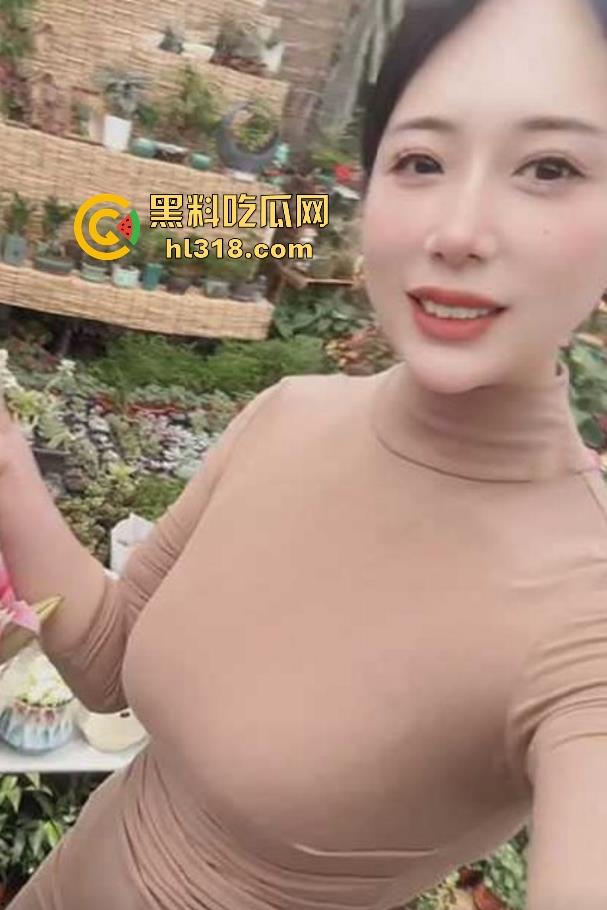 多年未见的骚妈妈沦为大鸡巴儿子的性奴，沉沦儿子雄壮下体，享受违背伦理的苟合！