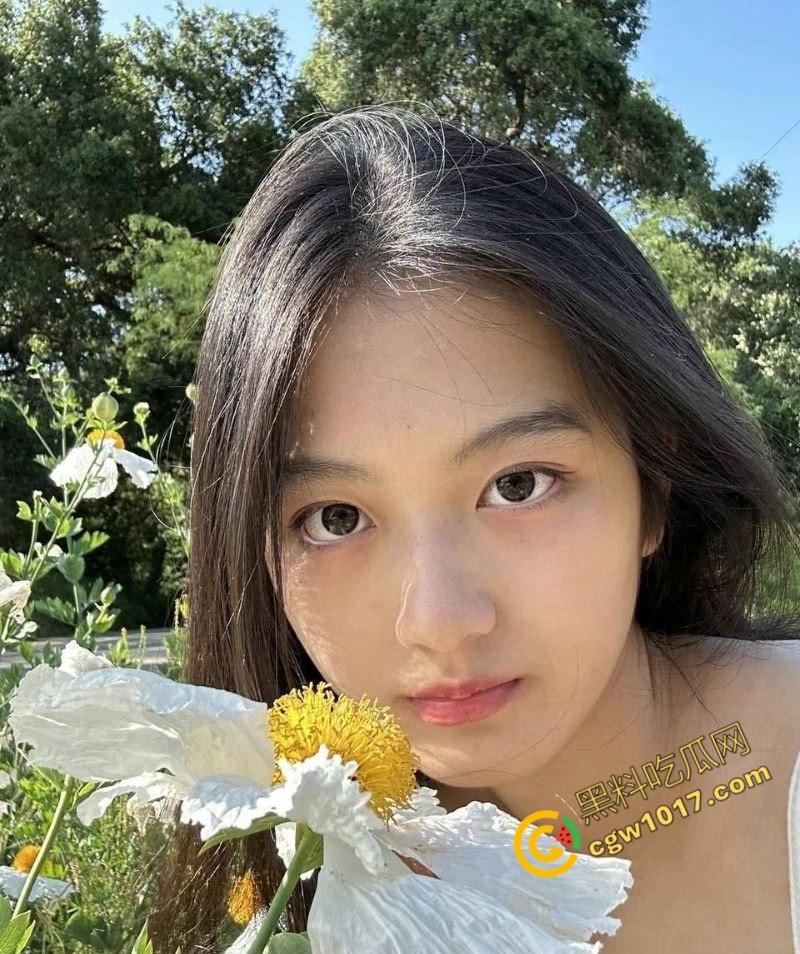 安徽阜阳师范大学眼镜妹【刘婷婷】被前男友曝光:口活深喉,吞精无限,狂野骑乘神情迷离,撼动人心!