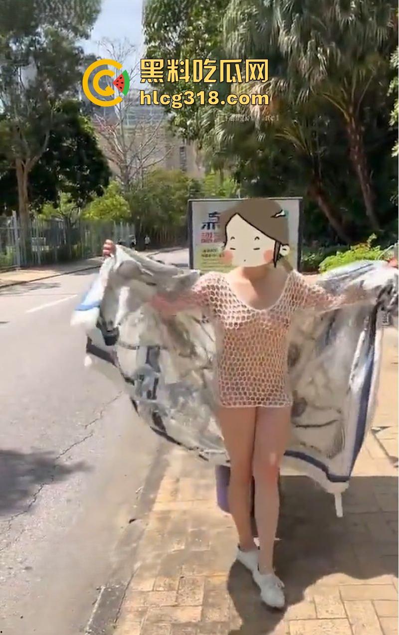 香港大学女神【尹理文】清纯学妹反差露出,各种场合放飞自我,全裸秀身材,即大胆又性感!