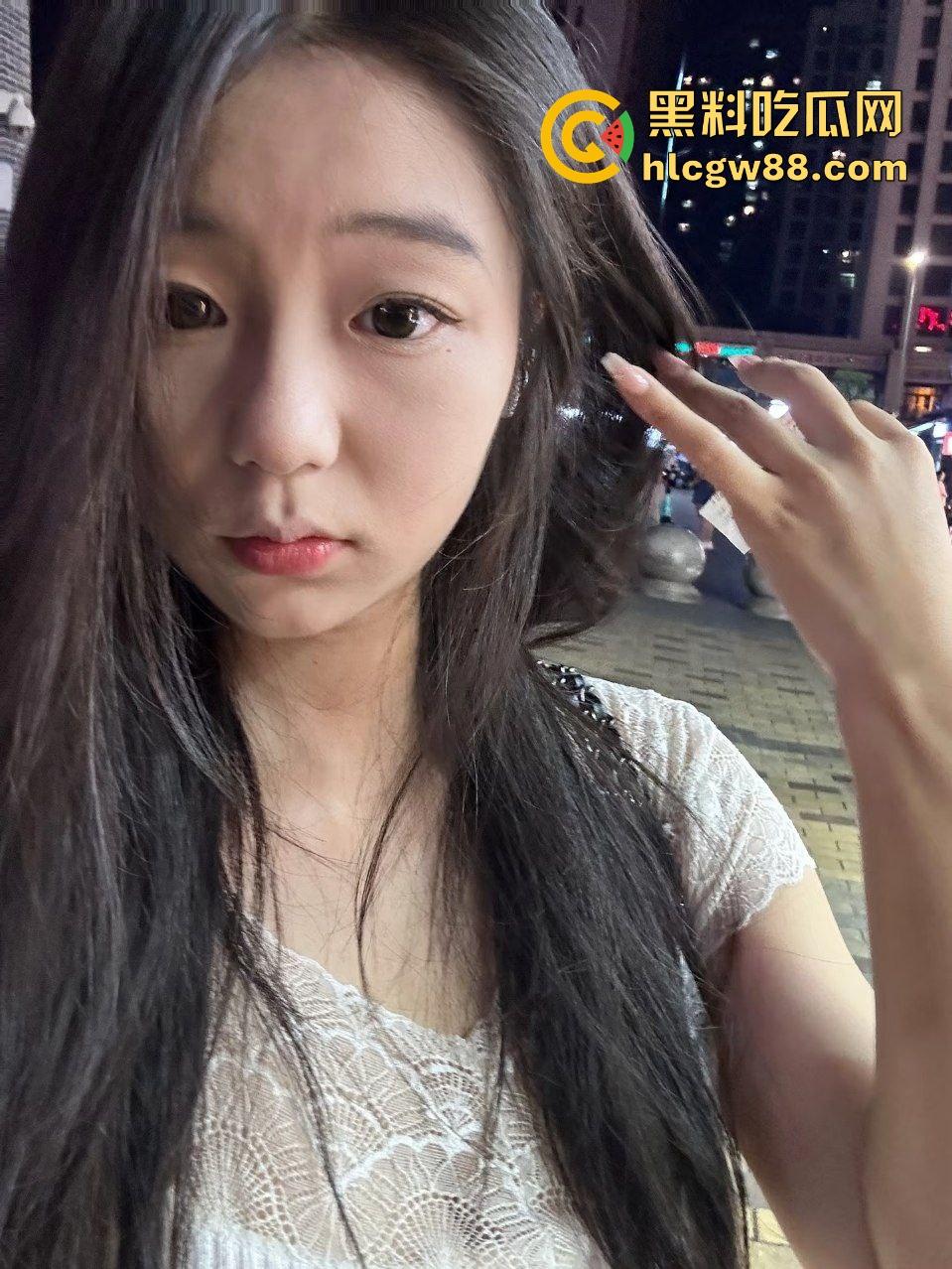 四川榨精机器丰满肉感少妇【黄静】找长期炮友各种爆操满足骚逼,在她屁股下撑不了1分钟!