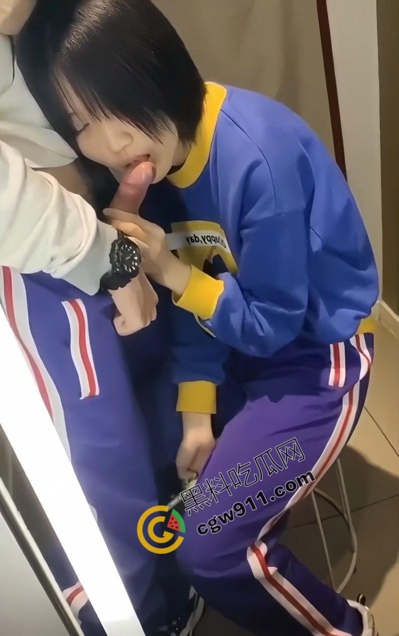 深圳校园情侣狂野秘密！商场试衣间疯狂口交，清纯脸蛋与荡漾身材的极致挑战，玩的真刺激