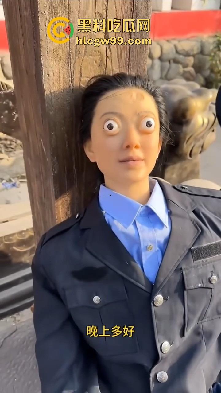 高手在民间!牛人自制毛巾纸人娃娃,硅胶保安娃娃眼珠子都吓掉了,兄弟你能不能整点阳间的玩意儿?