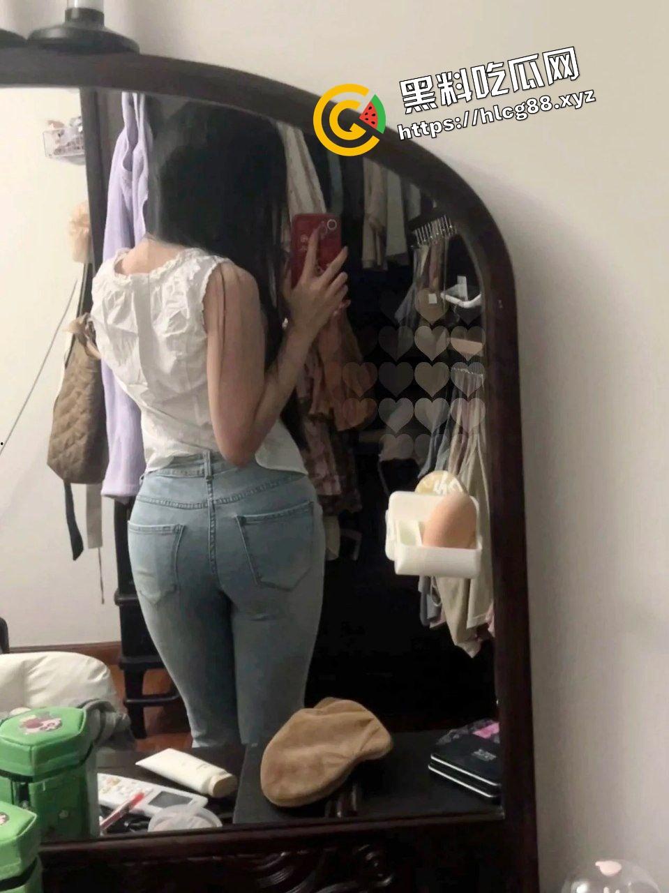 绿帽奴肾虚秒男没性能力秒射,喊上非洲黑人小伙SM爆操淫妻,自己则在一旁观赏加油助威!