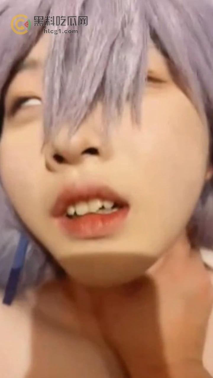 B站二次元网红若若不男大瓜!07年嫩妹钟若男私拍视频与金主亲密照曝光!