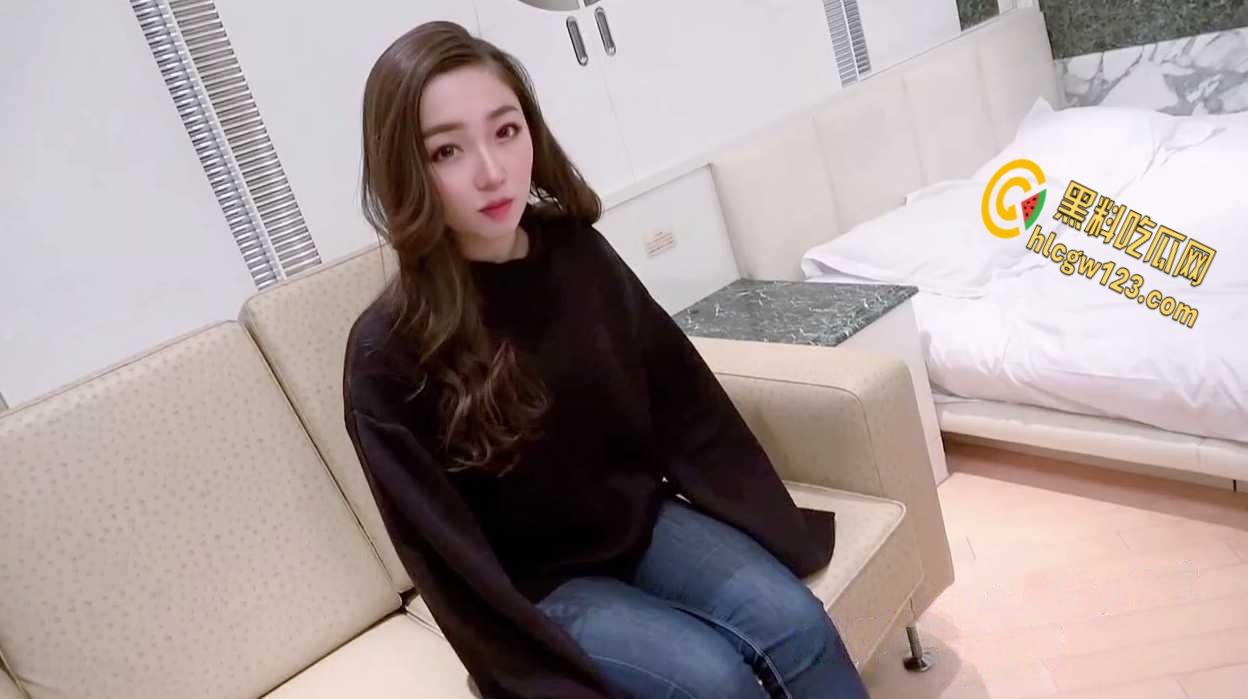 什么叫做女人味性感少妇，第一视角剧情演绎告诉你，爱你就是要馋你的身体！