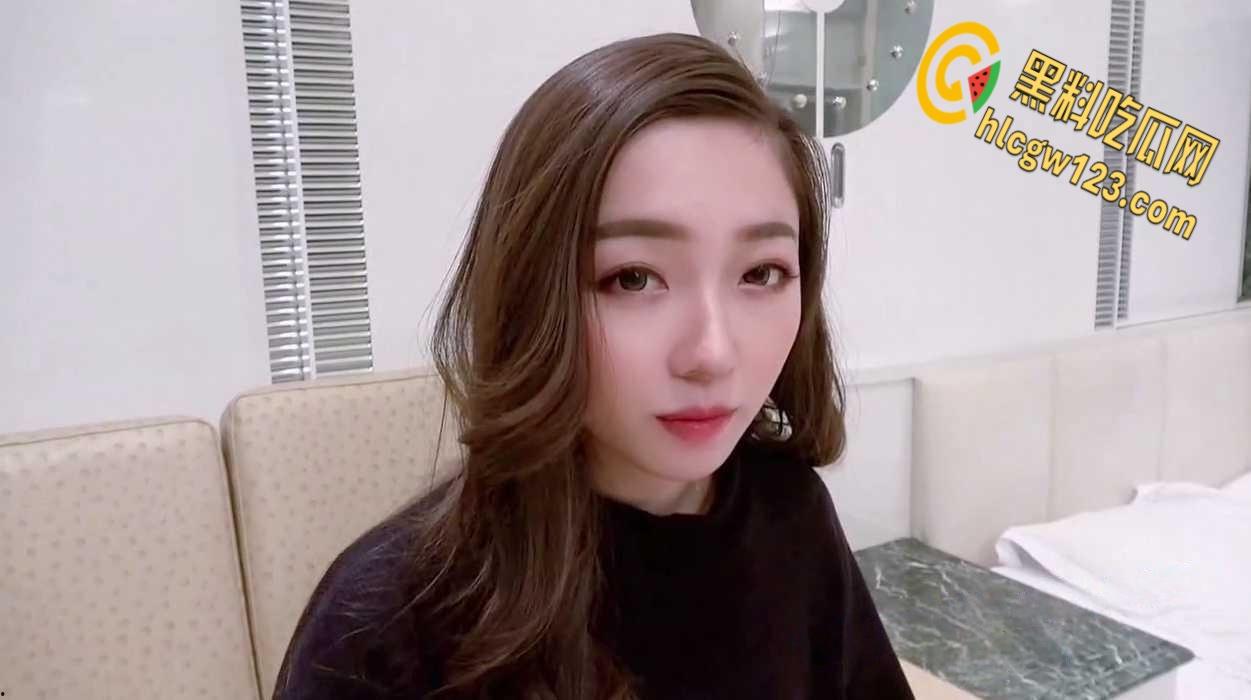 什么叫做女人味性感少妇,第一视角剧情演绎告诉你,爱你就是要馋你的身体!