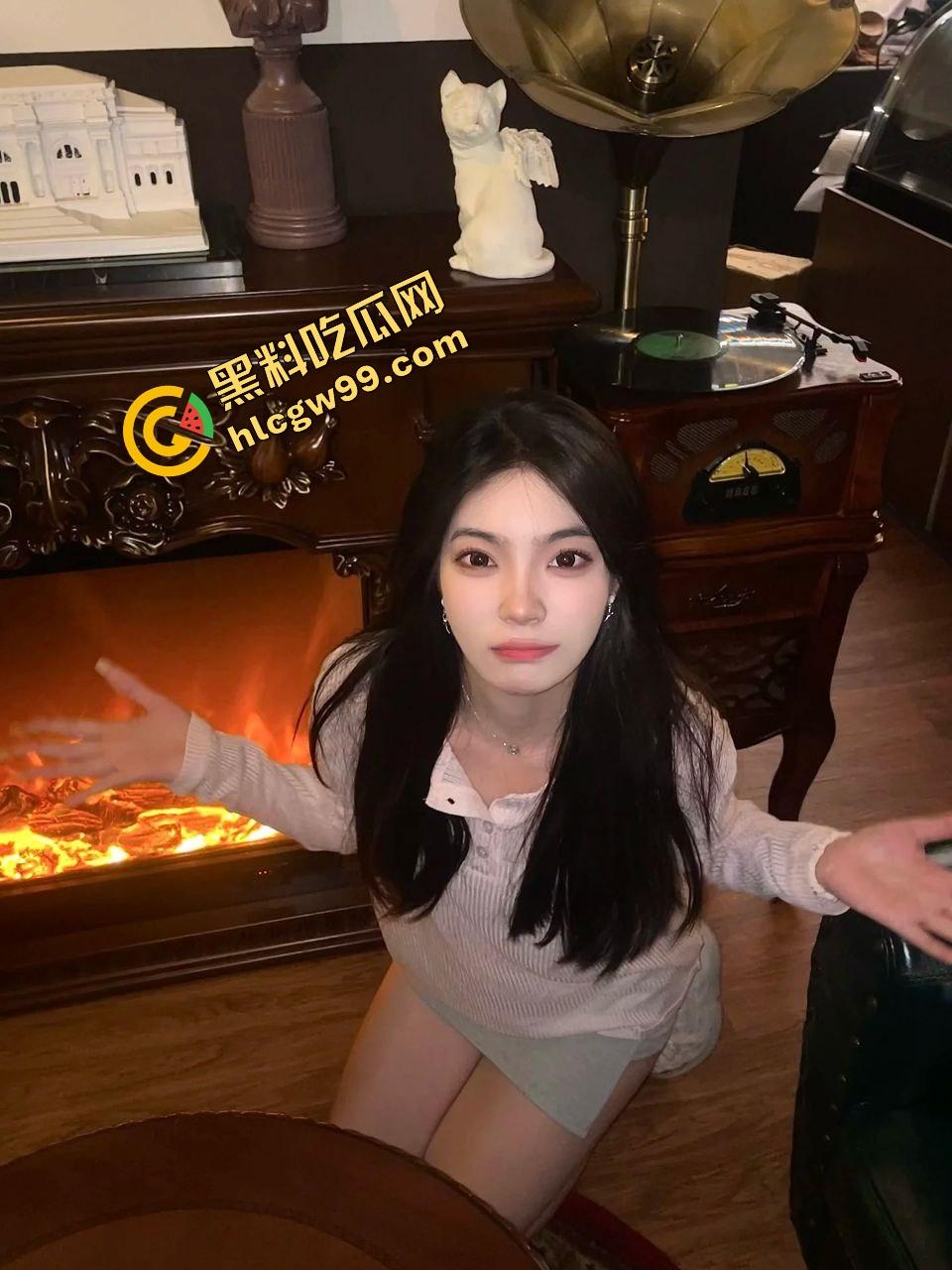 九江学院反差女大学生【冯婉颖】放假在家尝试SM,玩具奶夹发骚露奶夹奶头!独家曝光流出!