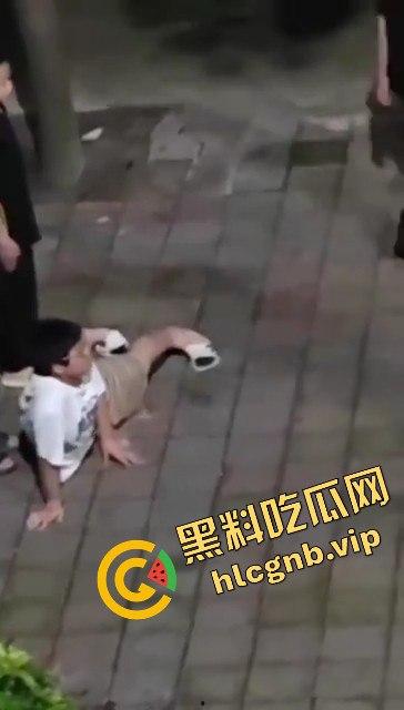 河南武校凌晨体罚学生引发热议!网友直呼太过分