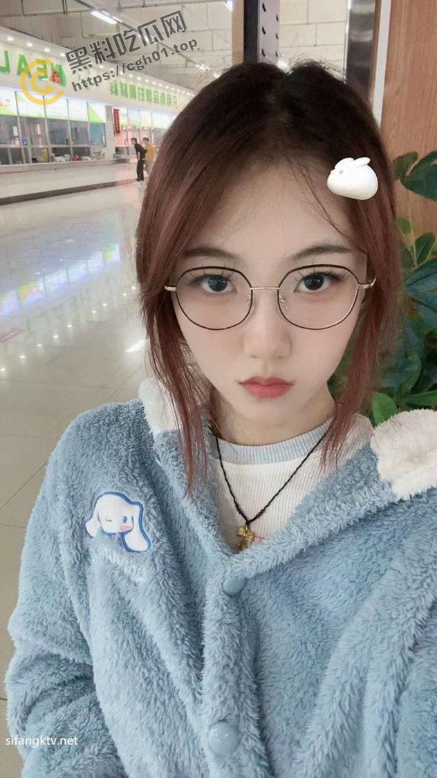 高端泄密流出 反差婊极品顔值女神【姜瑜】 沦为了 富二代 男友的玩物人前女神私下小贱狗跪舔屁眼