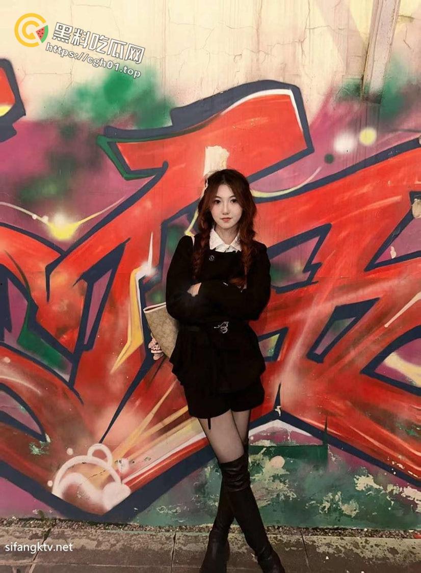 高端泄密流出 反差婊极品顔值女神【姜瑜】 沦为了 富二代 男友的玩物人前女神私下小贱狗跪舔屁眼