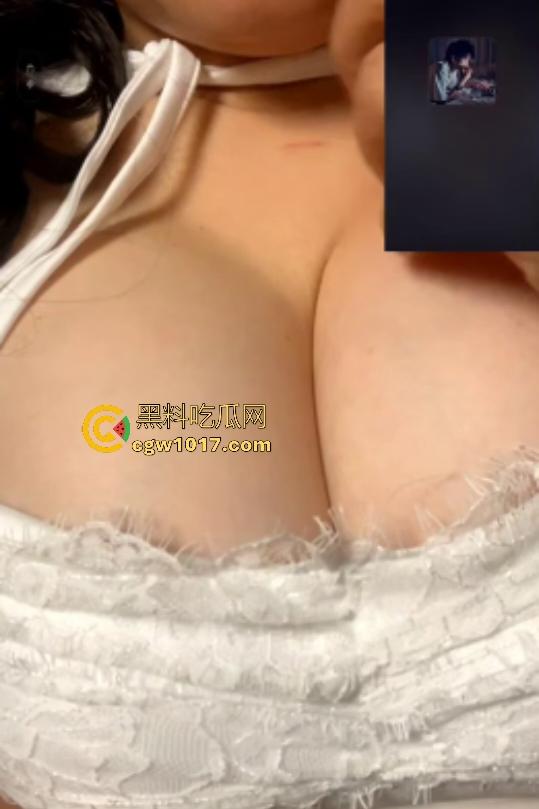 抖音斯文钢琴老师【乐尽奇妙】,白天教琴优雅端庄,晚上开双视角会议,翘屁股勾金主,不仅钢琴弹得好,跳舞也不错!