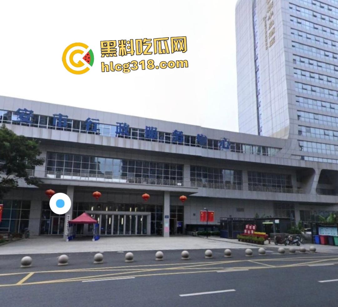 温州瑞安市政府服务中心自焚惨剧!男子因拆迁补偿不公绝望点火,保安狂灭火最后救出一具干尸!