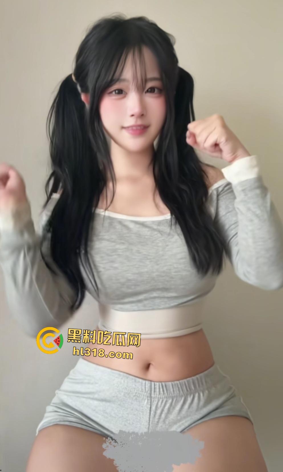 抖音网红【喝多了就想兔】酒后失态穿红色蕾丝情趣装裹巨乳半露,极致反差自拍撩裙底!