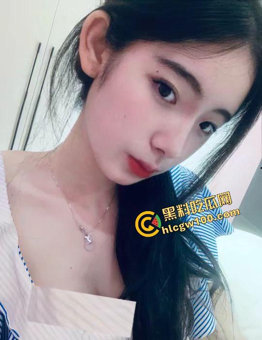 广东湛江反差人妻骚母狗【田芊羽】肉便器深喉吸鸡,大白臀全自动榨精后入!独家曝光流出!