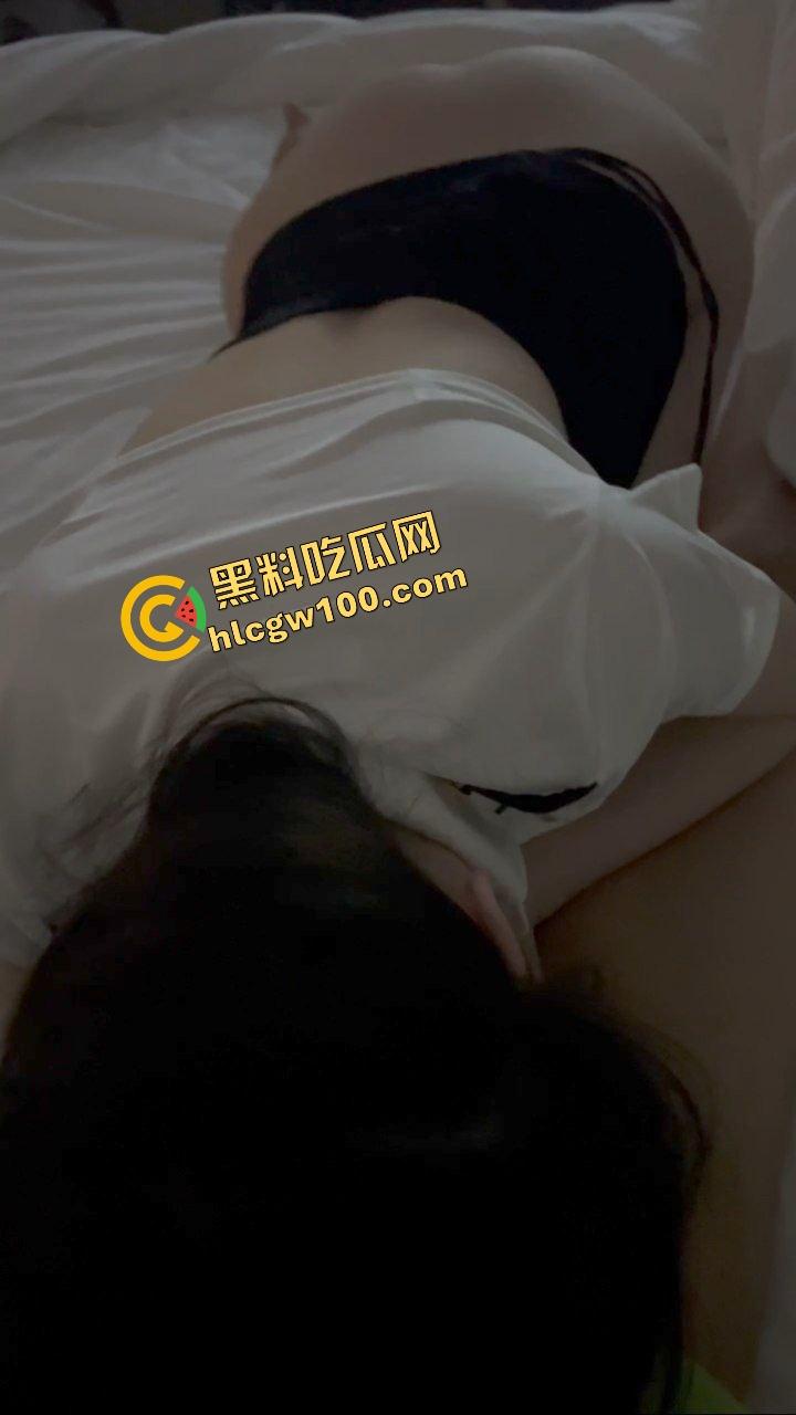 广东湛江反差人妻骚母狗【田芊羽】肉便器深喉吸鸡,大白臀全自动榨精后入!独家曝光流出!