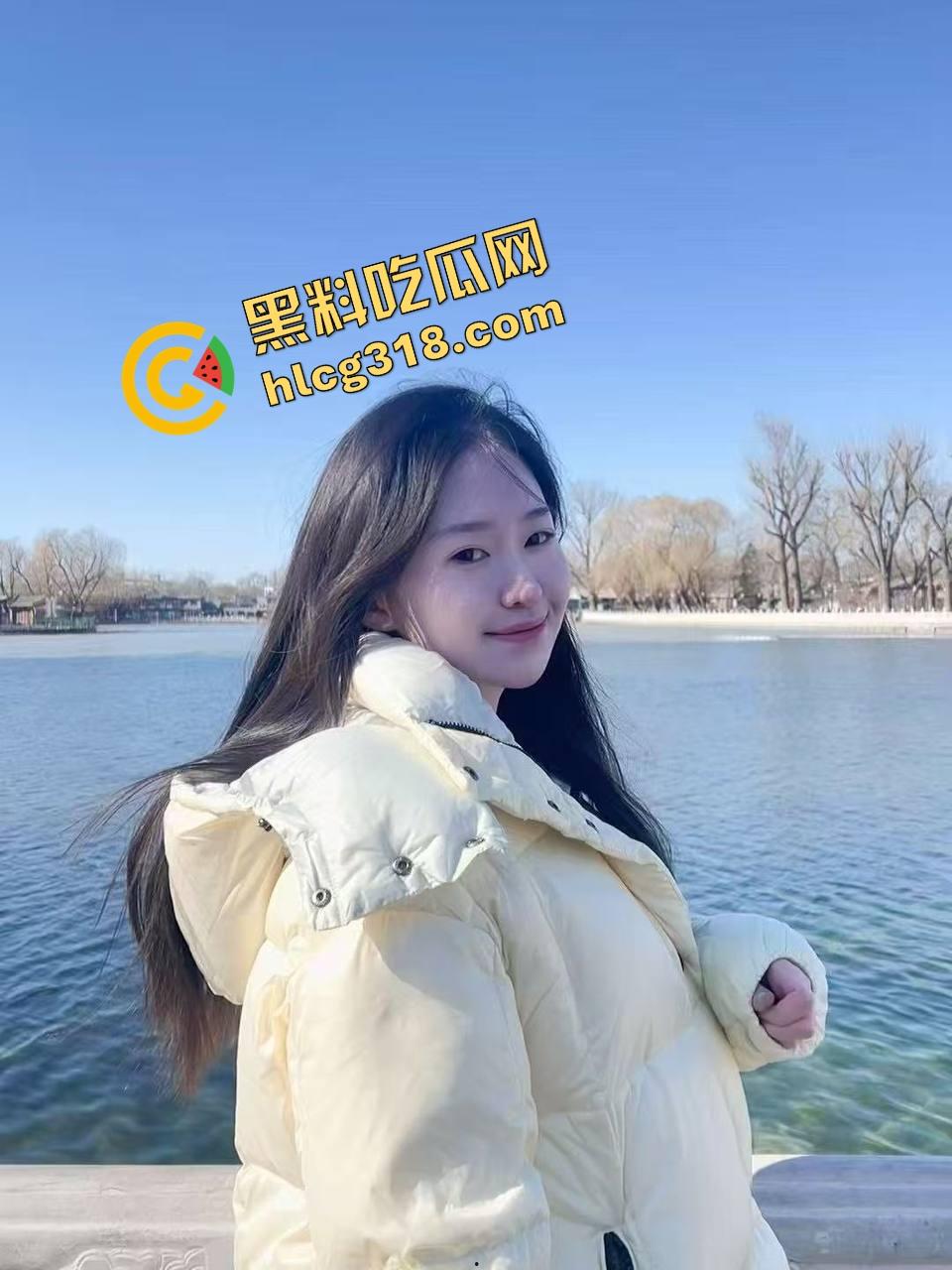 少年志不在诗酒田,而在小母狗的奶与臀,鸿鹄不必远志,舔硬之后自己坐上来骑,操翻眼前这骚狗才是正道!