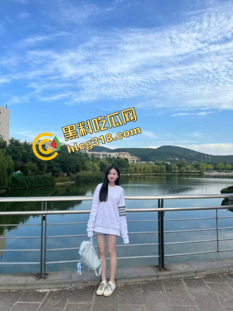 少年志不在诗酒田,而在小母狗的奶与臀,鸿鹄不必远志,舔硬之后自己坐上来骑,操翻眼前这骚狗才是正道!