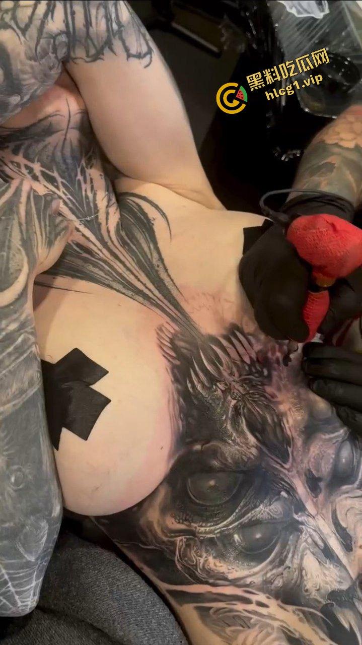 盘点各路 精神妹社会姐纹身!纹逼纹奶子 只为彰显母狗风范!