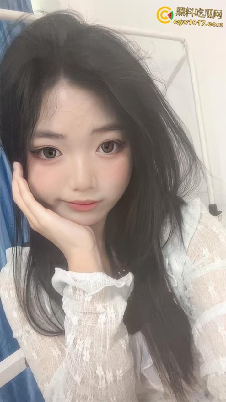 约炮大神【石先生】,约炮极品JK小萝莉,跪地口交被按头深喉,粉裙掀起美腿大开狂操,娇滴滴的呻吟超诱人!