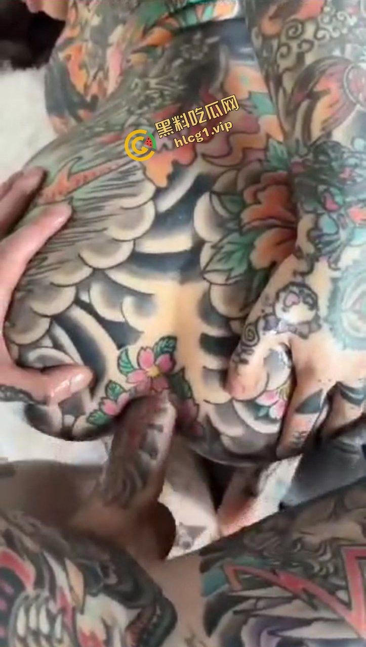 盘点各路 精神妹社会姐纹身!纹逼纹奶子 只为彰显母狗风范!