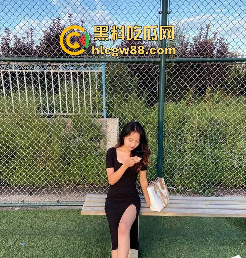 湖南师范大学【王莹】连体网袜自慰勾引学弟 风骚展示性感美乳与浓密黑森林