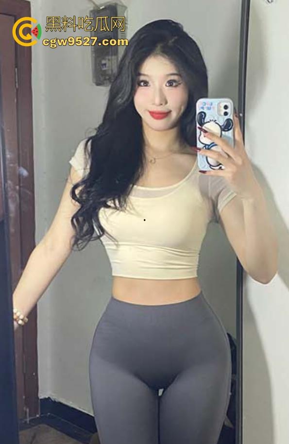 极品完美身材御姐女神,身材堪称人间极品,D杯巨乳、蜂腰翘臀,情趣自拍珍珠内裤勒逼,妥妥的撸管神器!