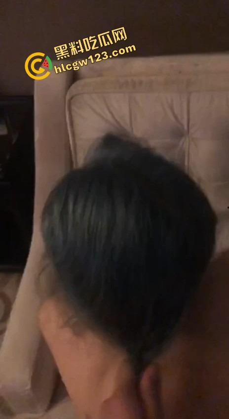 事实证明鸡巴够大,女人就是狗,佛山第一炮【宇宇桑】干疯小骚B,抽插中问她身份,她浪叫我是狗!