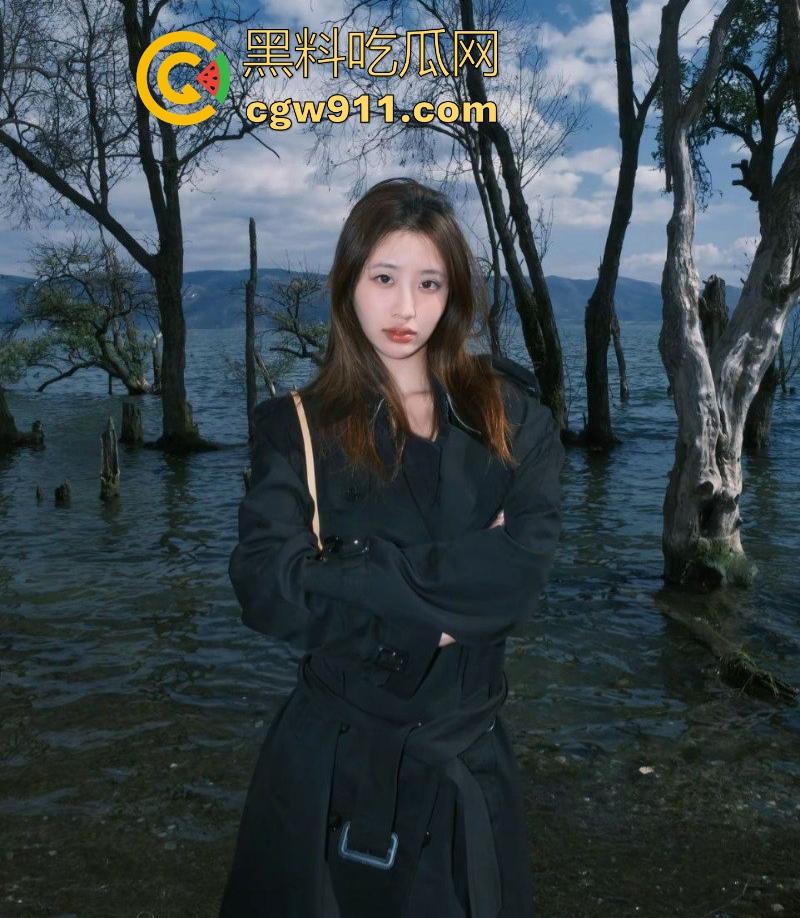 英国留学生【张慧敏】约炮视频曝光，黑丝美腿极品身材，按头口交无套后入猛操，反差魅力炸裂！