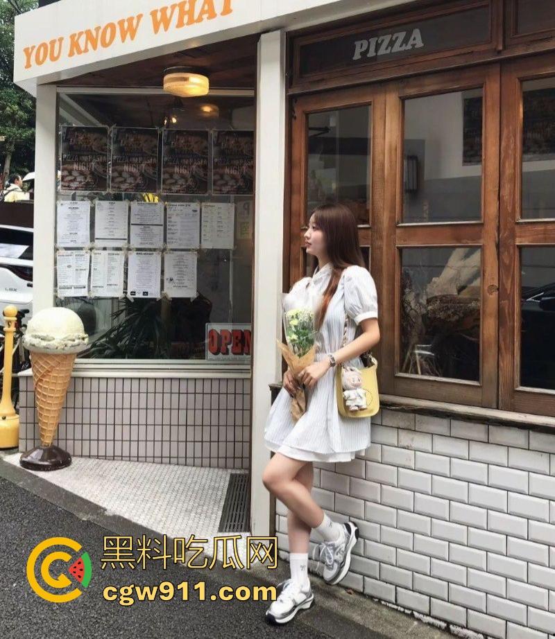 英国留学生【张慧敏】约炮视频曝光,黑丝美腿极品身材,按头口交无套后入猛操,反差魅力炸裂!