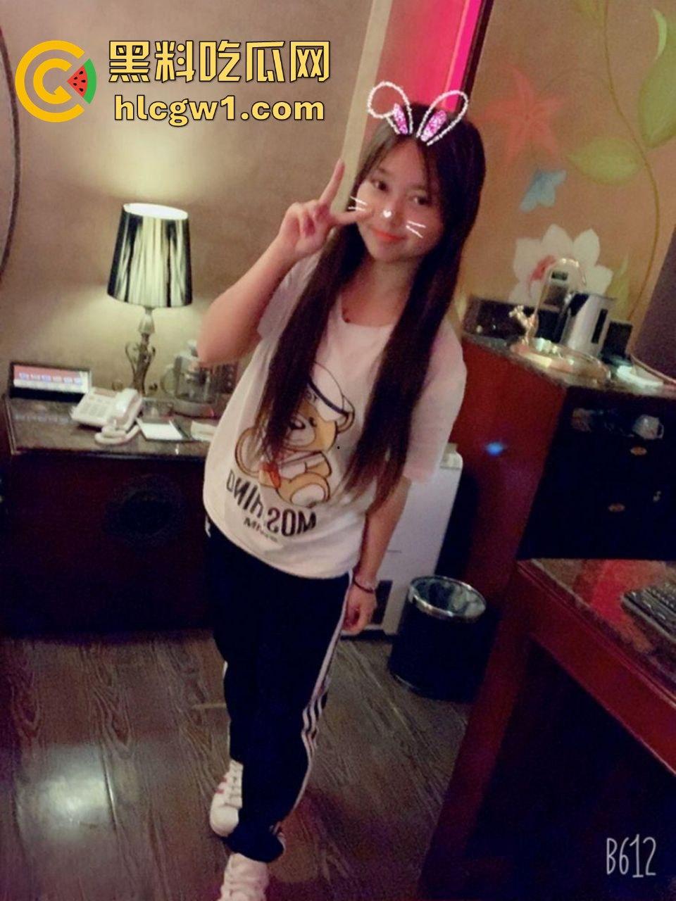 广西刺青小太妹【孙甜】被金主调教成母狗！骚劲儿十足，金主大哥玩够了就分享出来让兄弟们也瞧瞧！独家投稿！