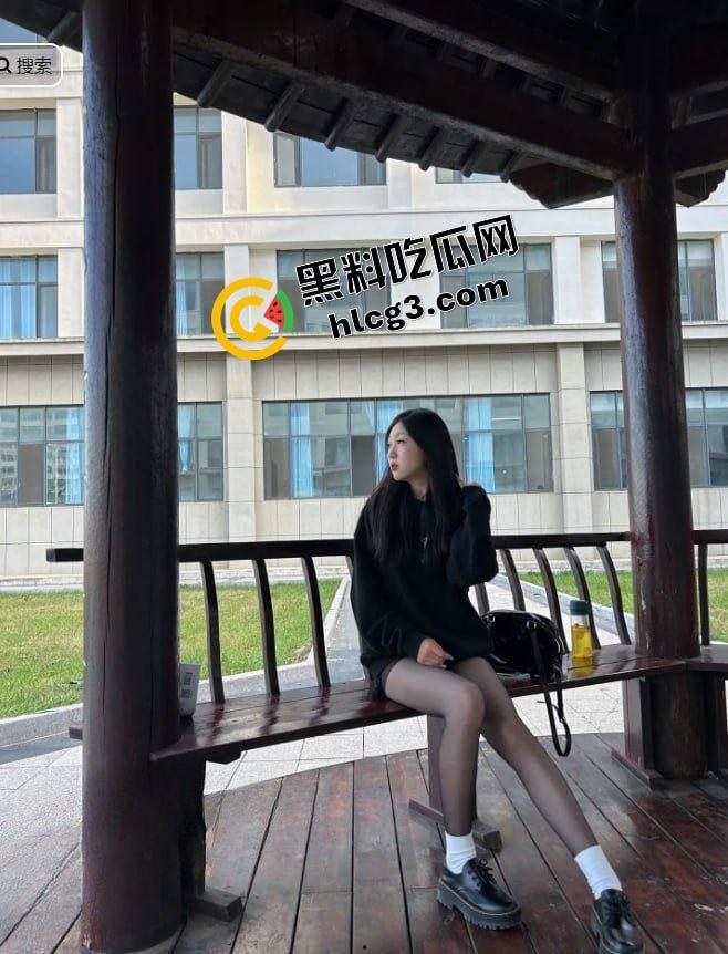 山东外事职业大学 体育生情侣夜晚凉亭激情野战做爱 抱起来猛蹬 被路人发现偷拍!