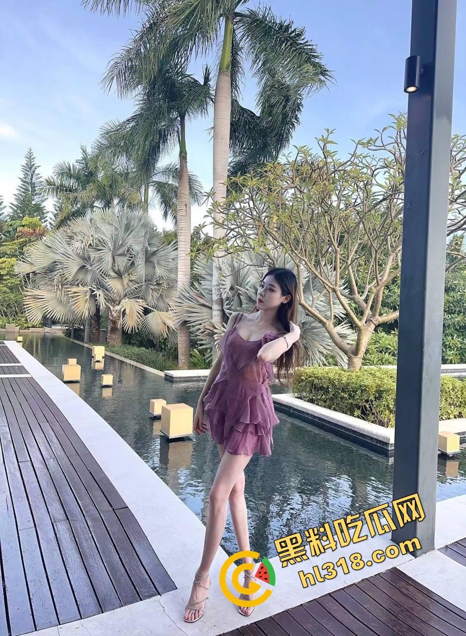 东北精神小妹带闺蜜霸凌妹子,直接让她给自己老弟口,口硬了还让处男老弟直接怼进去释放下!