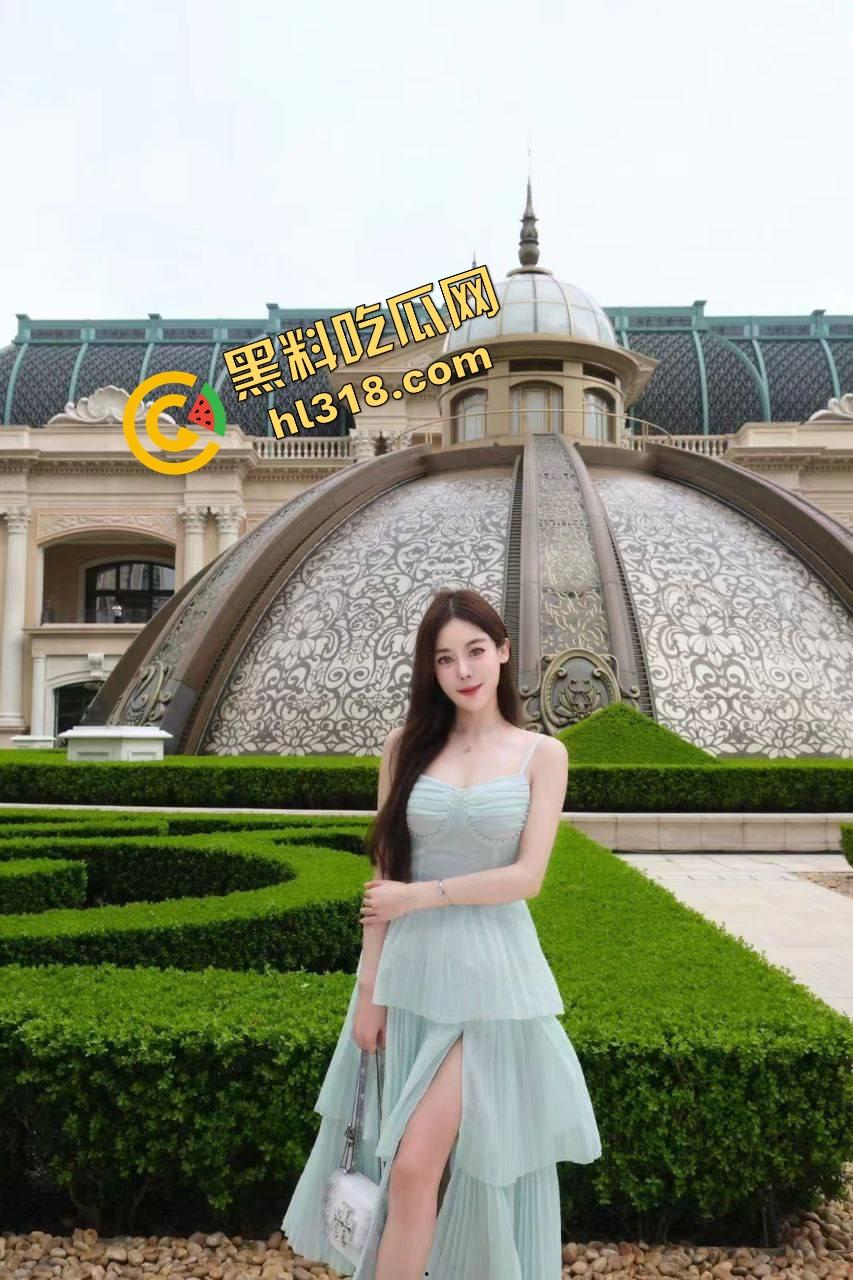 东北精神小妹带闺蜜霸凌妹子,直接让她给自己老弟口,口硬了还让处男老弟直接怼进去释放下!