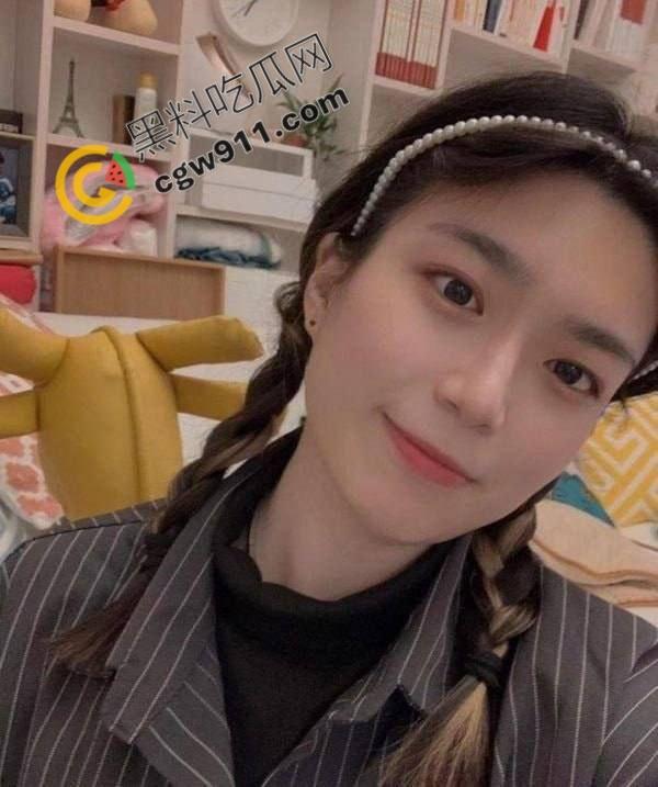 江苏动力健身房美教练惊艳演绎:奶子圆润、小穴水嫩,被狂野操到高潮迭起,真乃极乐骚货