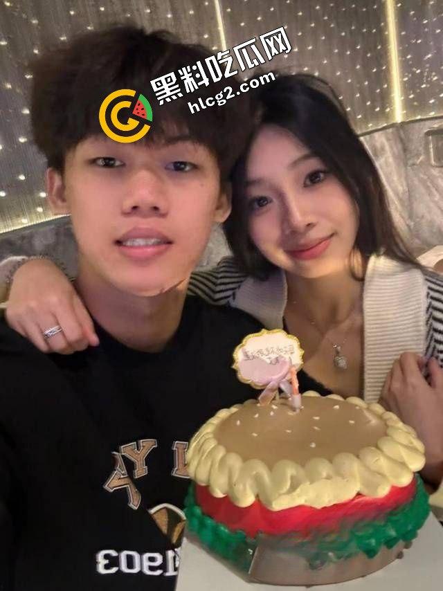 广州艺术学院反差艺术生『黄乐妍』与男友打视频裸聊自慰抠逼 酒店性爱视频被曝光