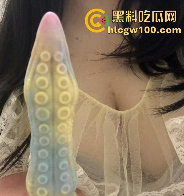 青海师大欲女骚货『李娇娇』 异地男友不管用拦不住她的约炮自由 背地里疯狂约炮满足口交瘾!