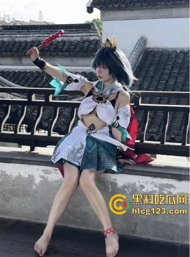 B站百万粉丝UP主『六二二同学』露脸自慰视频曝光!国内是cos国外福利姬,高潮喷白浆!