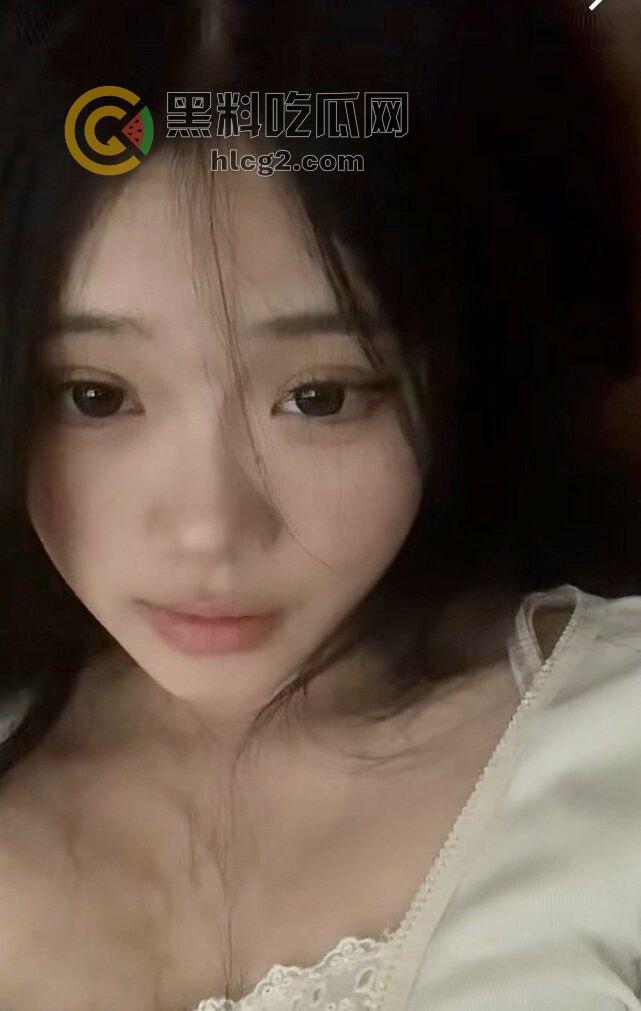 威海纺织技术学院「钱雨欣」男友偷录口交做爱视频,QQ群里暴露美妙“性爱”生活