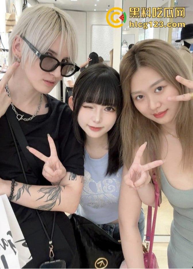 B站百万粉丝UP主『六二二同学』露脸自慰视频曝光!国内是cos国外福利姬,高潮喷白浆!