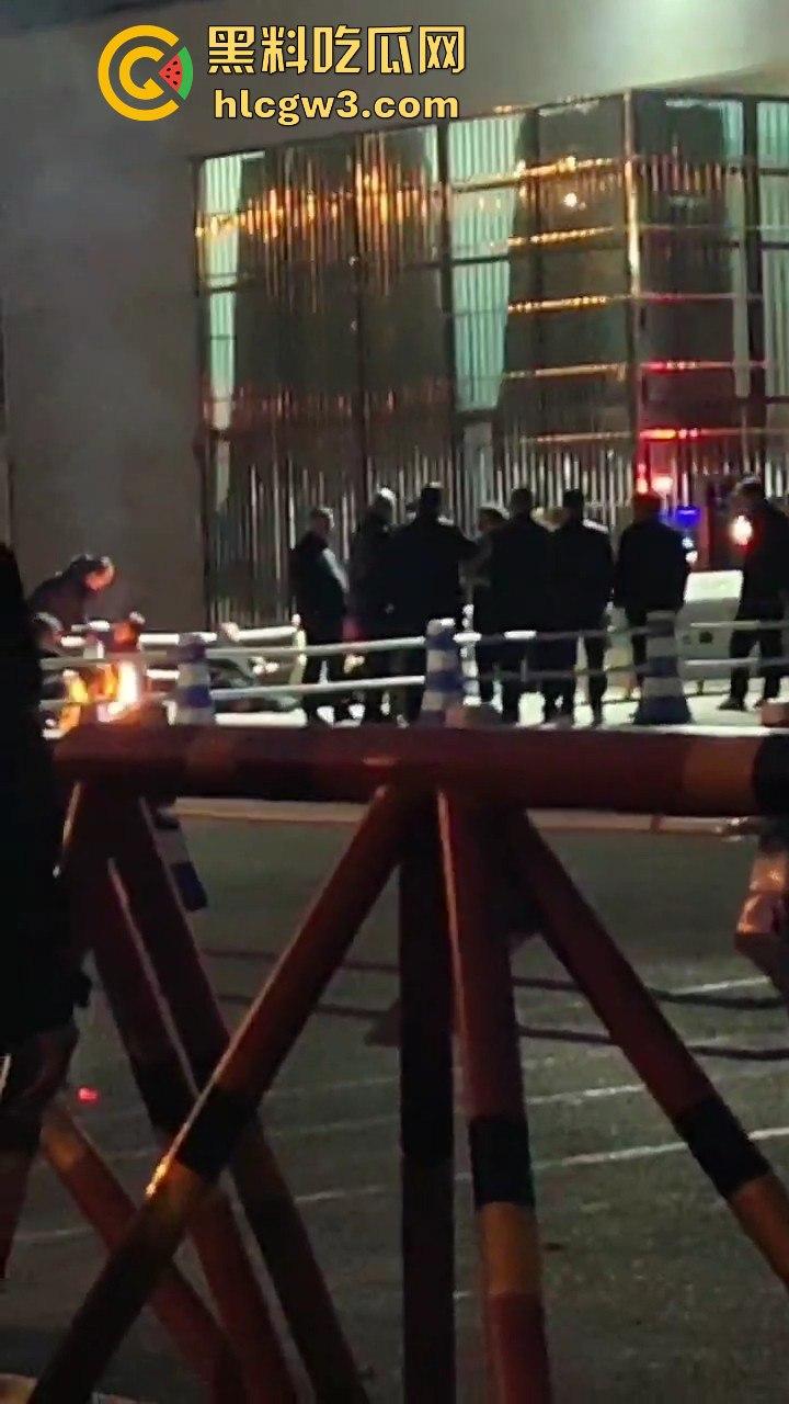 河北卓越中学六打一霸凌到死暴力命案曝光 受害者家属拖棺堵门 校方洗地堪比绝地求生!