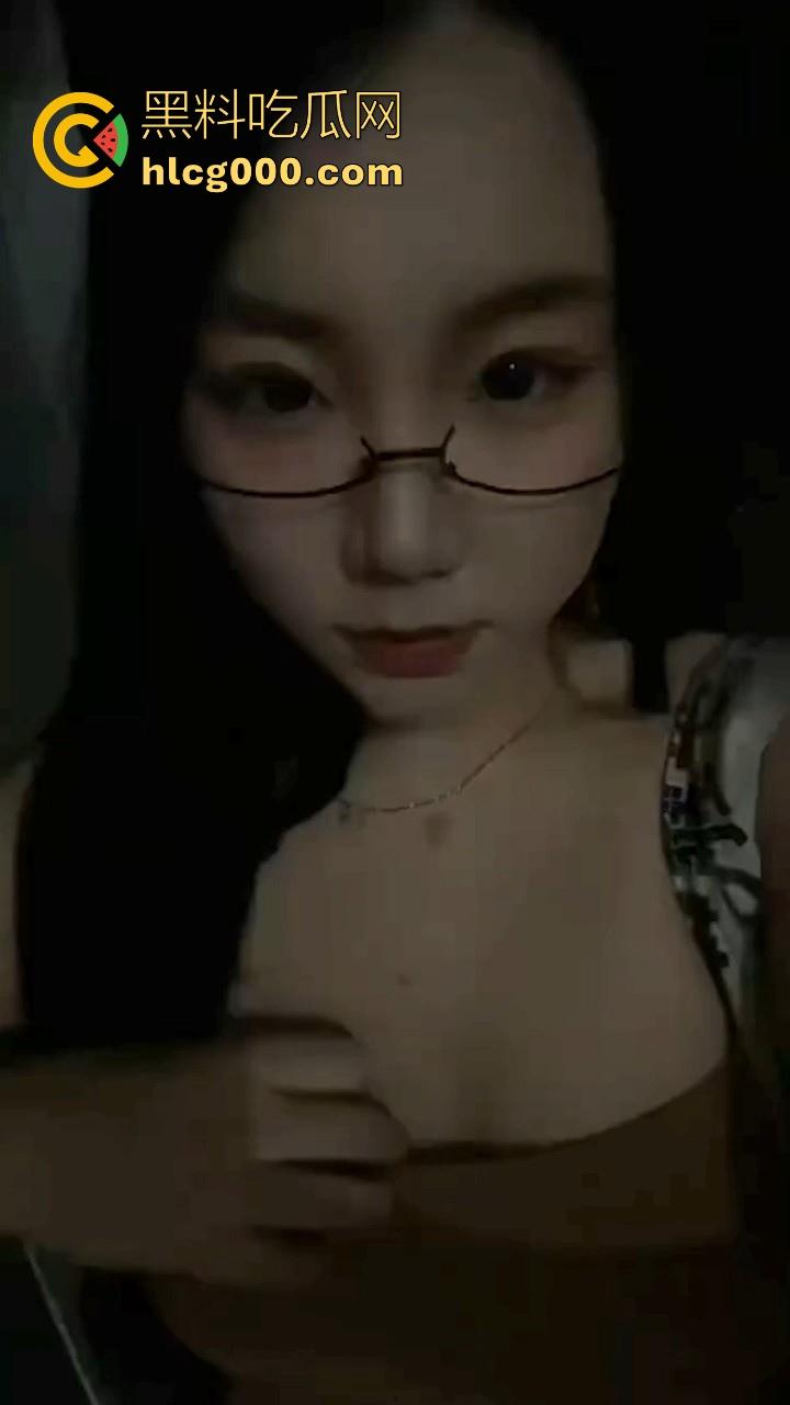 斗鱼舞蹈擦边主播【海绵老师】榜一专属福利流出,巨乳母狗露脸自慰,乳夹肛塞口交齐上阵,颠覆清纯形象!