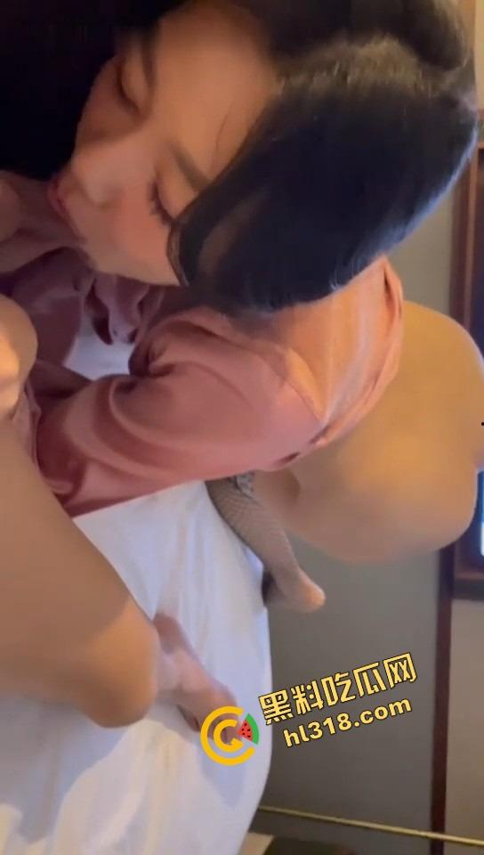 B站御姐网红『林小元』与金主调教视频流出,露脸口交爆操直播能装,床上才见真章大哥每分钱都花得值!