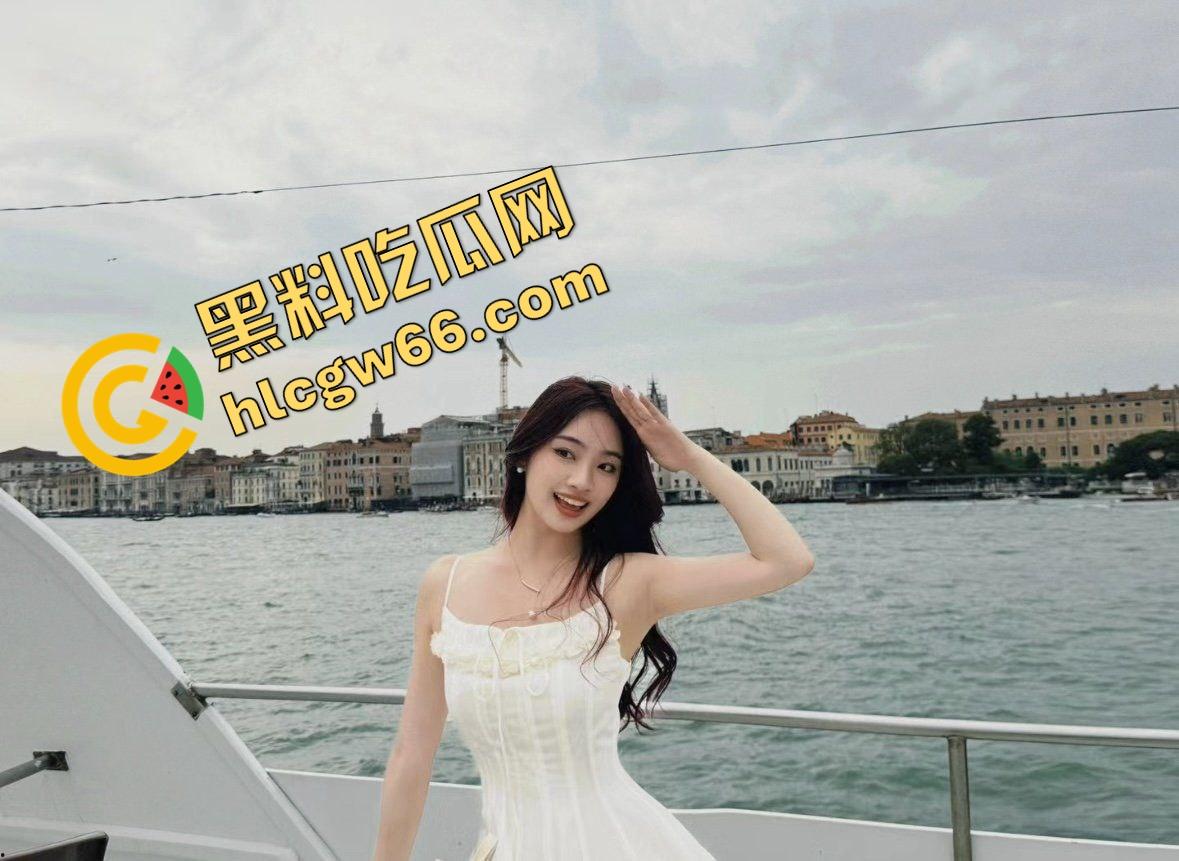 湖南大学清纯女【王丽】被操成狗,男友暴力口交多姿势爆操,小穴夹得死死,贱叫声听了就想操!