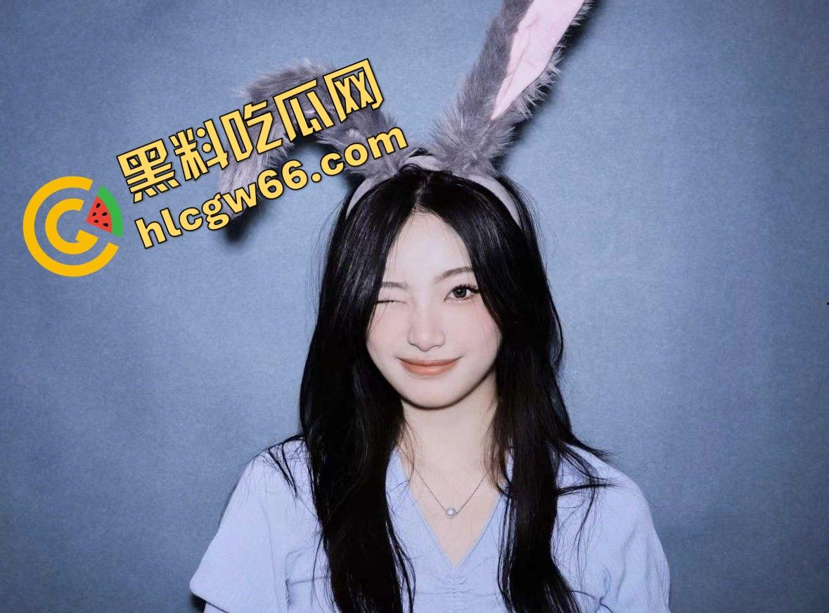 湖南大学清纯女【王丽】被操成狗,男友暴力口交多姿势爆操,小穴夹得死死,贱叫声听了就想操!