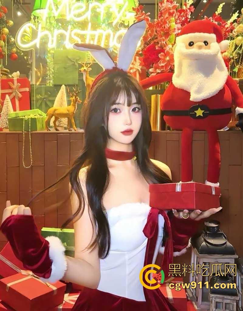 武汉神颜美女销售【刘家琪】暗骚反差玩露奶诱惑，骑术一流猛摇榨精，被拽发狠操，撅腚迎猛操！