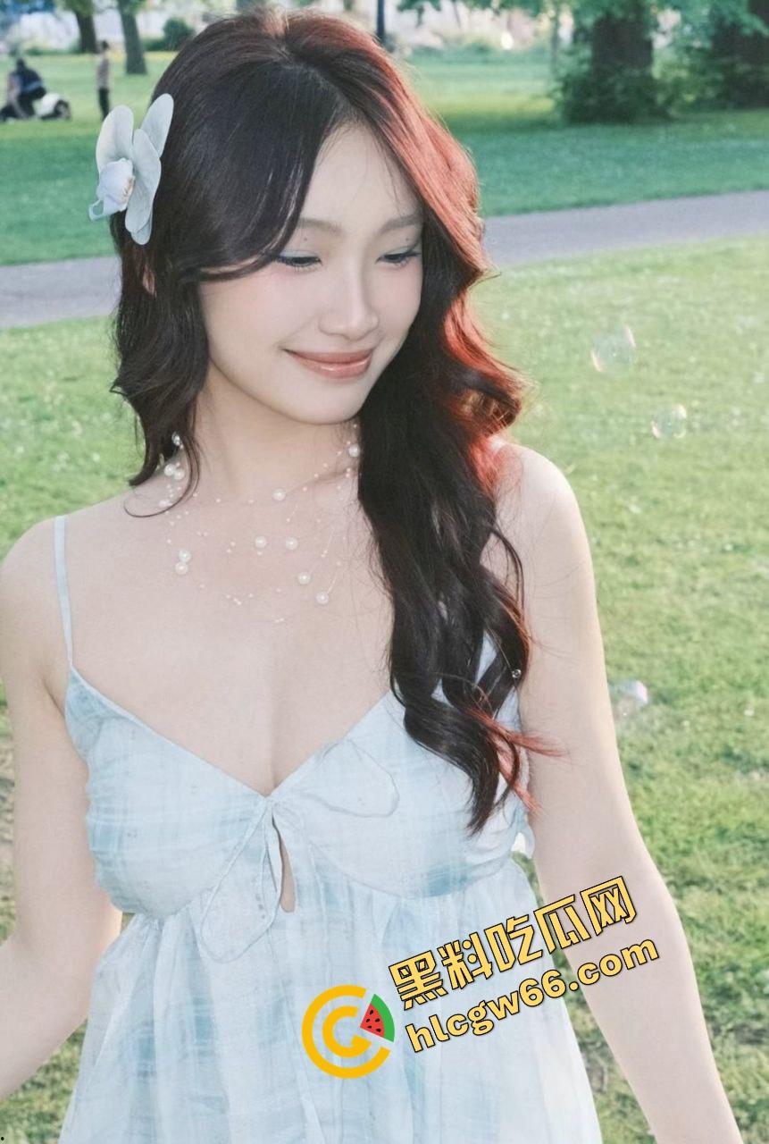 湖南大学清纯女【王丽】被操成狗,男友暴力口交多姿势爆操,小穴夹得死死,贱叫声听了就想操!