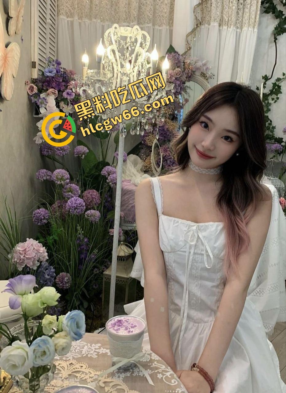 湖南大学清纯女【王丽】被操成狗,男友暴力口交多姿势爆操,小穴夹得死死,贱叫声听了就想操!