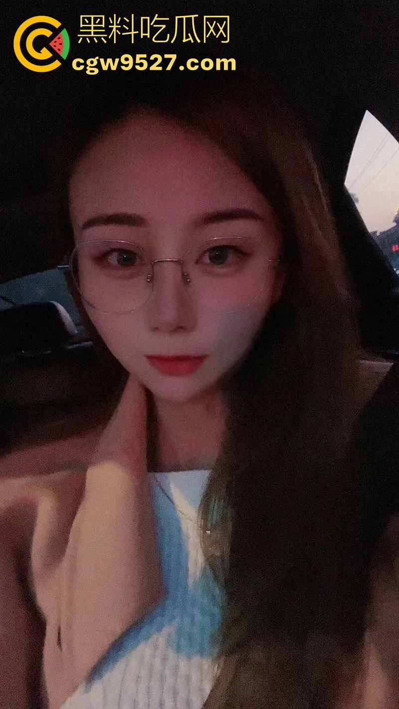 苏州母狗人妻【筱雨】,极品身材眼镜反差婊,背着老公到处约炮偷吃,打炮不雅视频曝光!