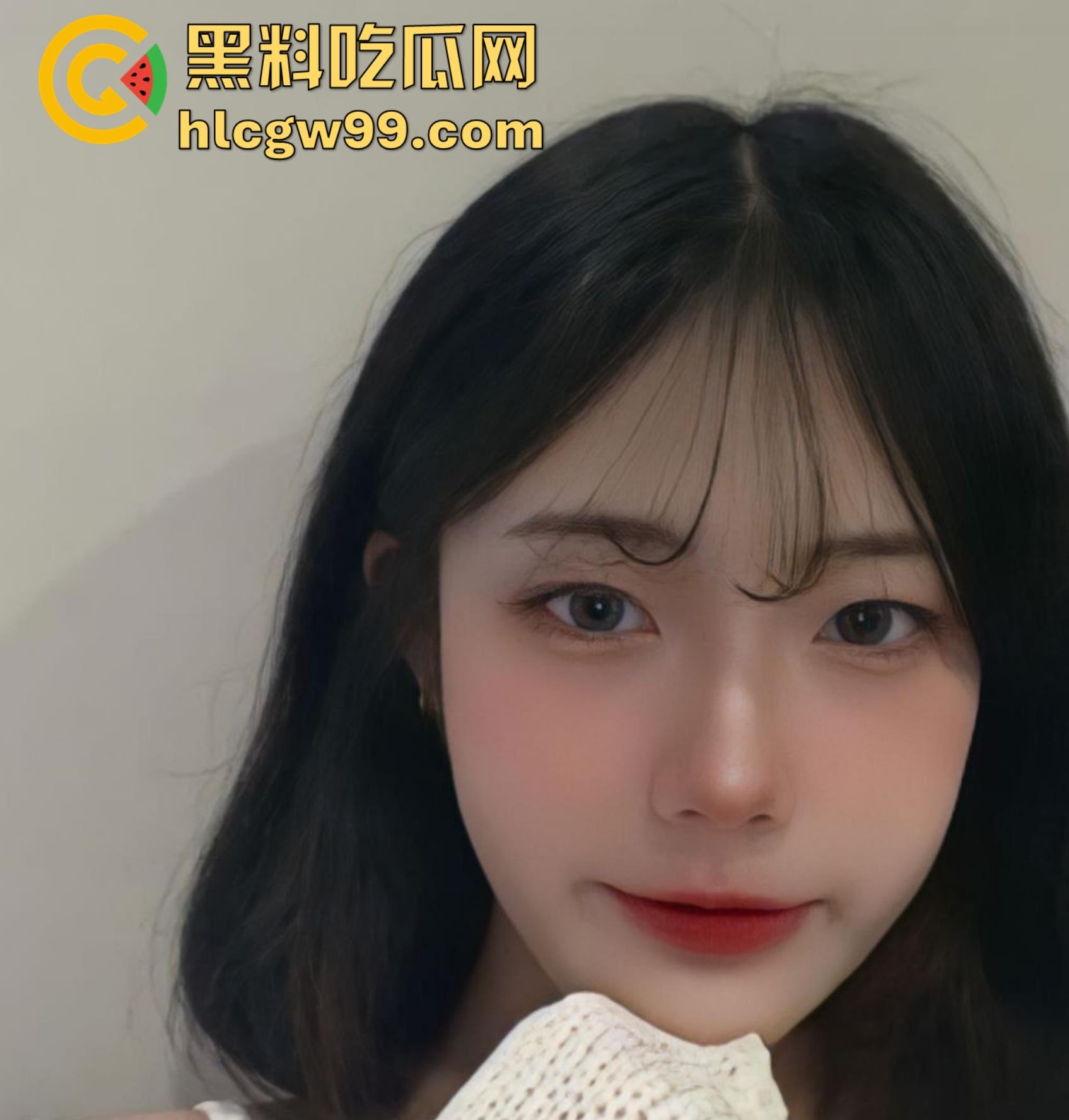 广西学院清纯学妹【钟雨】性爱视频曝光，扭腰翘臀淫荡至极，骚劲毕露像极欠操的母狗！