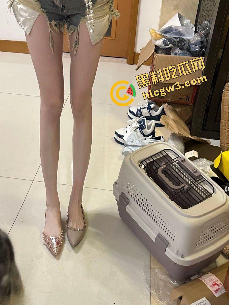 抖音澳门城市大学反差骚贱御姐『流心小软糖』渔网黑丝诱惑抠逼 猛男爆操骚逼淫叫!独家曝光!